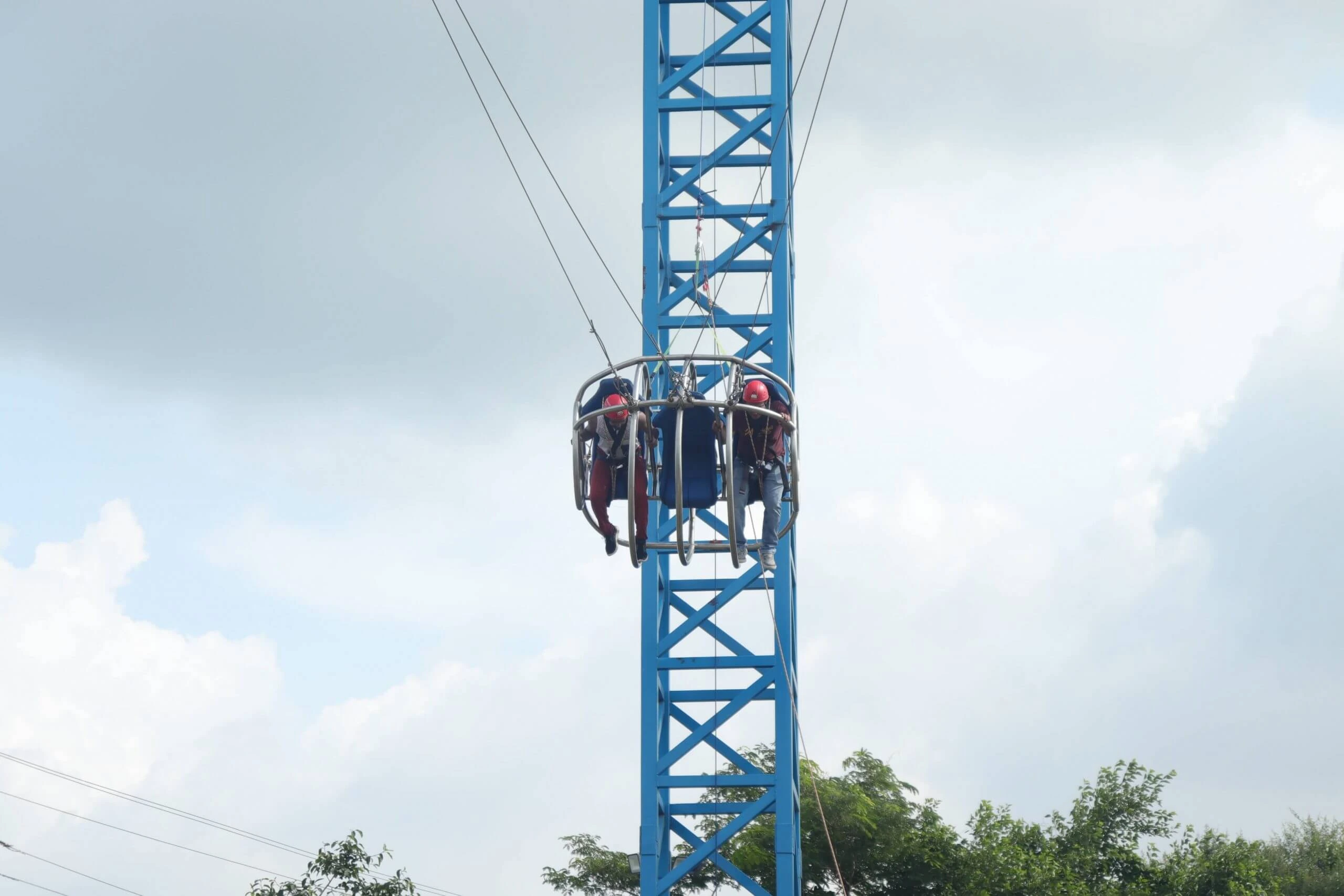 adeventure-park-cage-swing